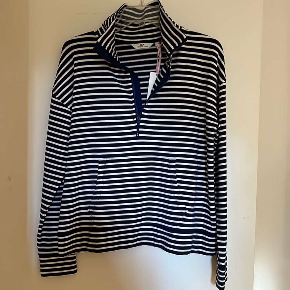 Vineyard vine soft sweater jacket beautiful comfortable.